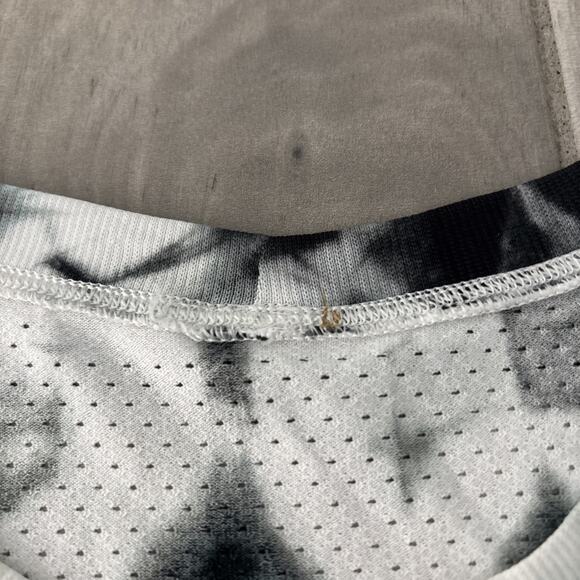 Lululemon Train to Be Tank Shibori Black Coal Tie Dye Seamless Sz 8 Pullover - Picture 3 of 9